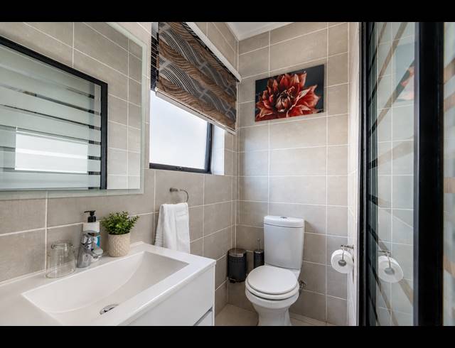 2 BEDROOM APARTMENT TO LET IN BALLITO CENTRAL